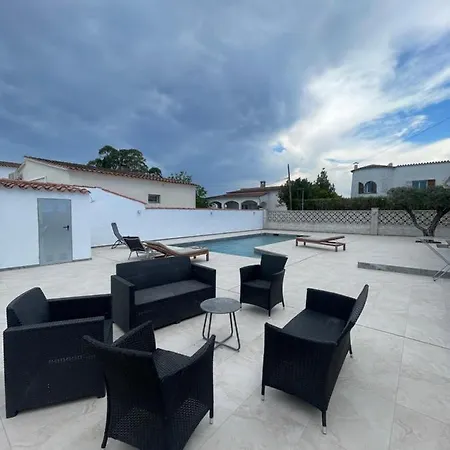 Welcs -046- Con Piscina Holiday home